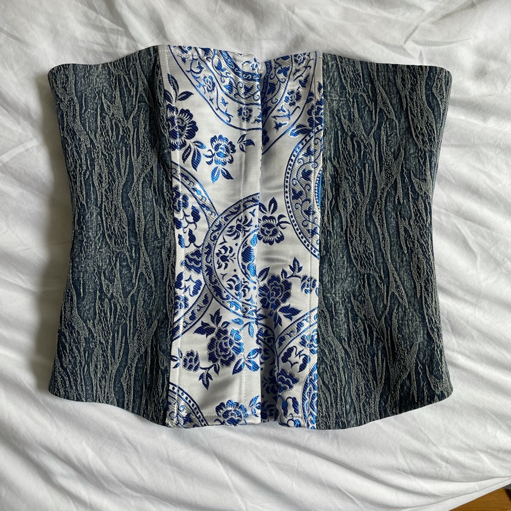 Kim shui corset